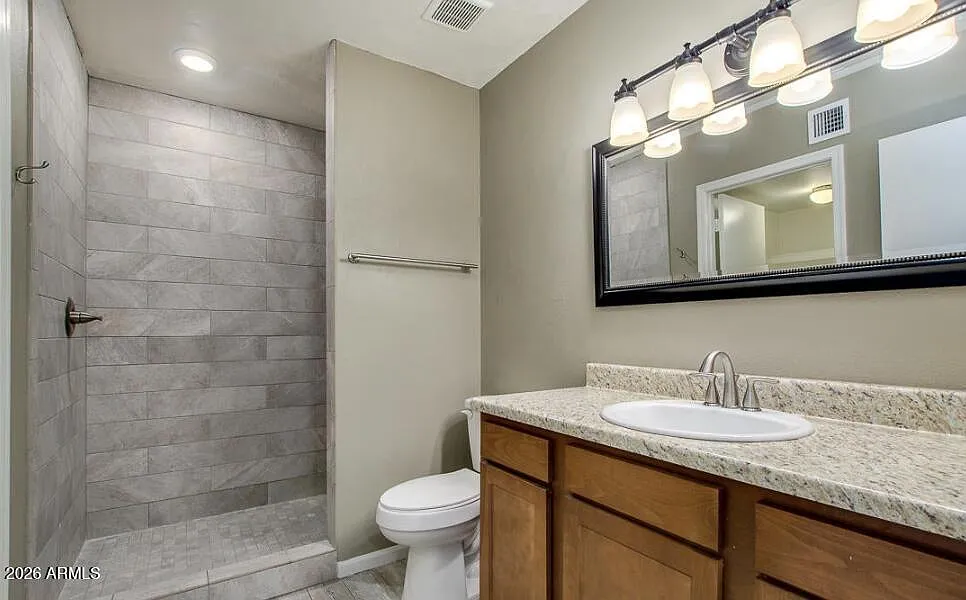 3 bed, 2.5 bath, 1328 sqft, $2,250 — Photo 4