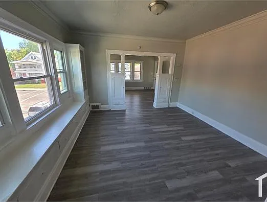 2 bed, $1,100 — Photo 1