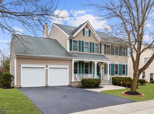 17 Abraham Rd, Whitehouse Station, NJ 08889