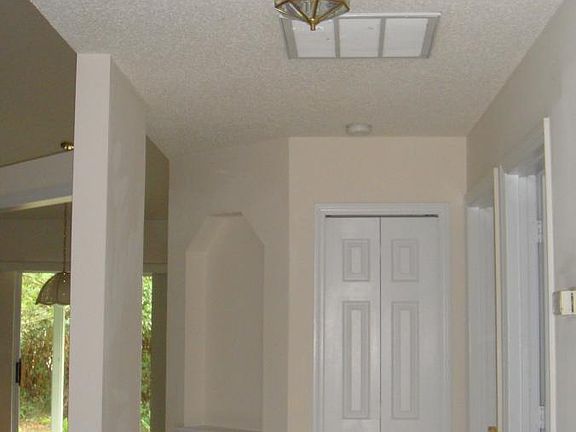 5th image of 1055 E Wisconsin Ave