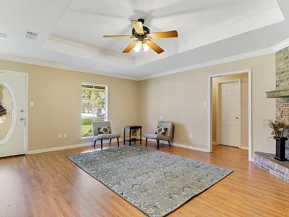 2nd image of 3803 Live Oak Dr