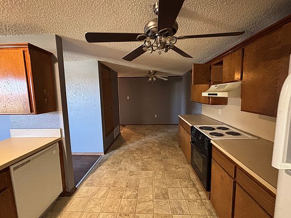 4th image of 2508 NE Dearborn Ave #1
