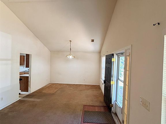 3rd image of 3834 Brookchase Ln