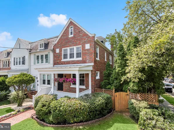 3822 Benton St NW, Washington, DC 20007