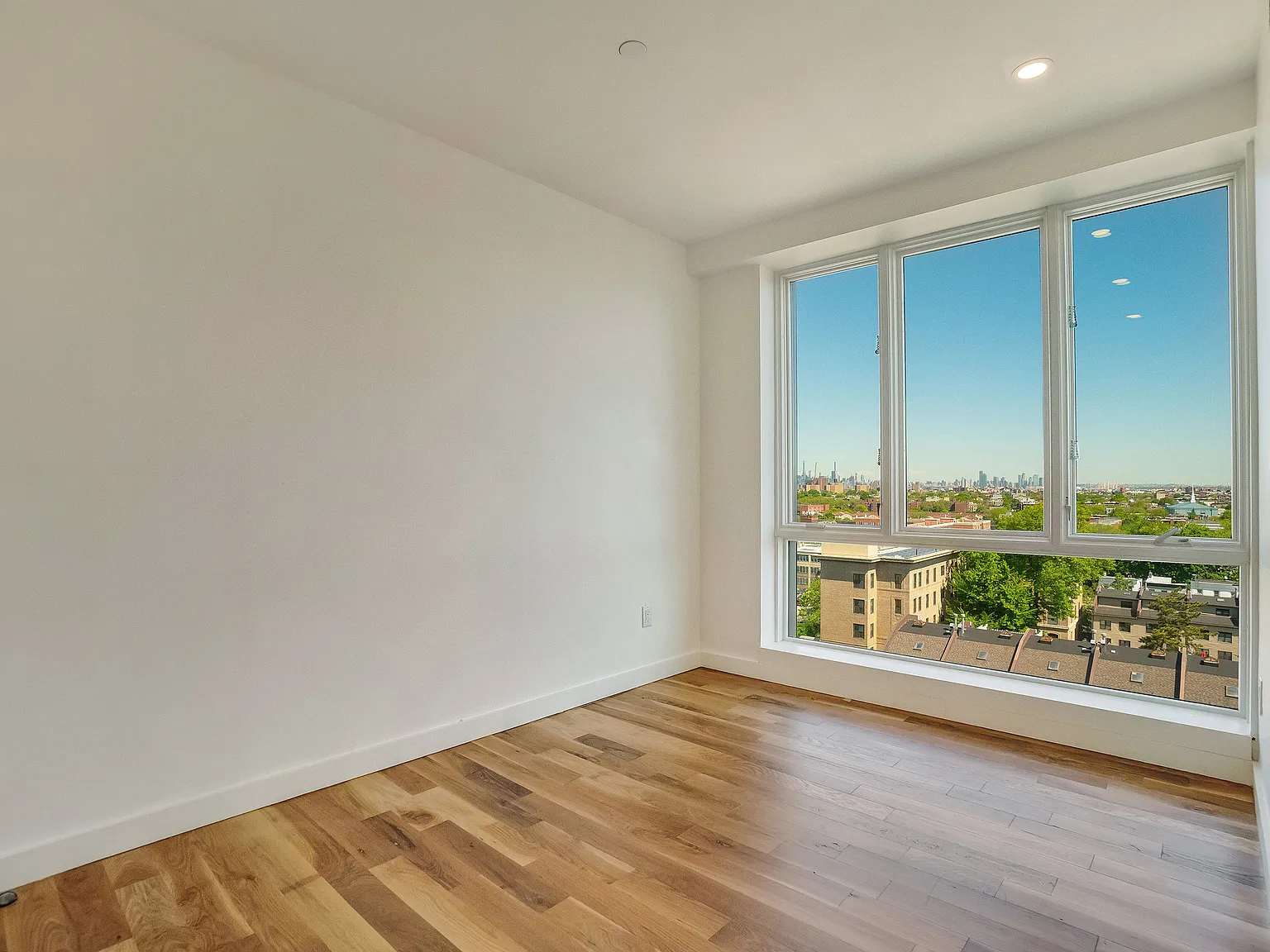 1515 Park Place — Photo 4