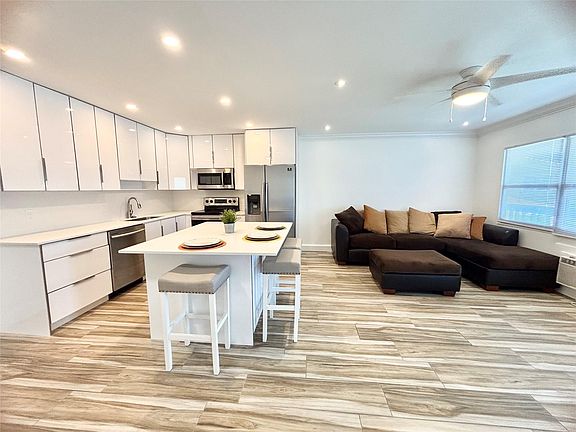 4th image of 279 Oakridge P #279