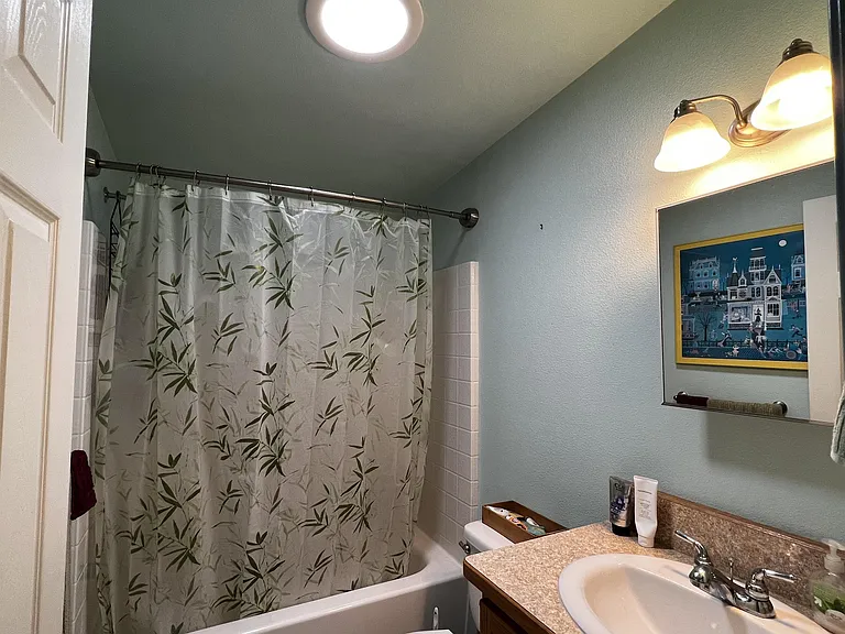 1109 Thomas St — Photo 2
