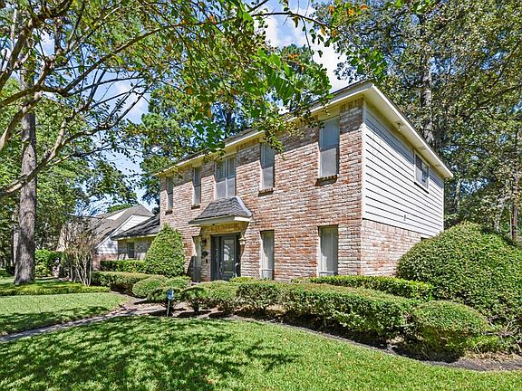 3rd image of 15806 Hollytree Dr