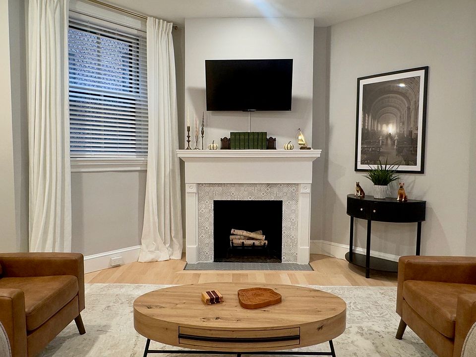 1st image of 135 Marlborough St APT 2