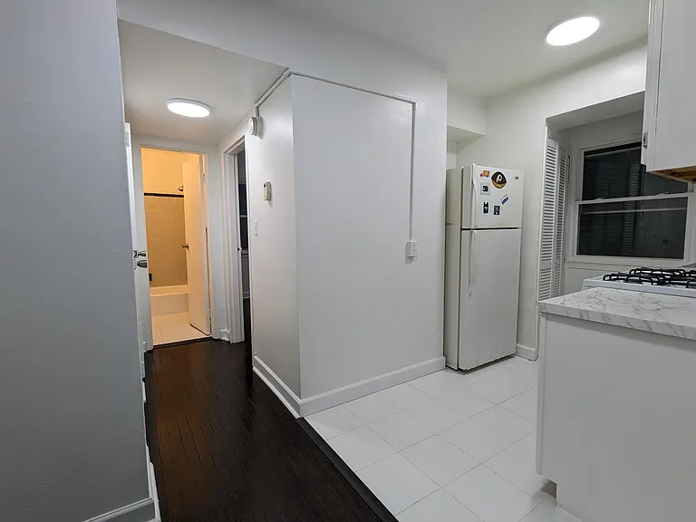 1120 46th St NE #2 — Photo 12