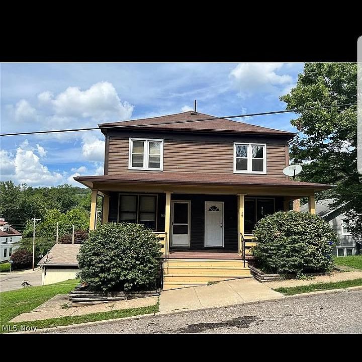 1st image of 137 1/2 Fawcett St #137-1/2