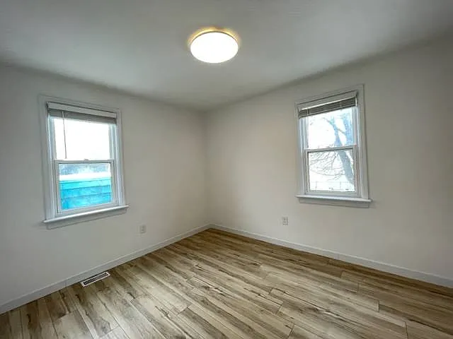 420 Courtland Ave E #1 — Photo 6