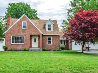 111 Kensington St, Feeding Hills, MA 01030