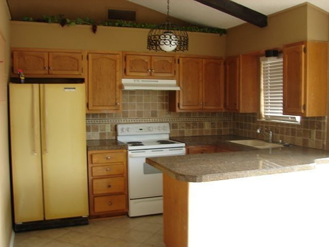 2nd image of 121 Ridgewood Dr
