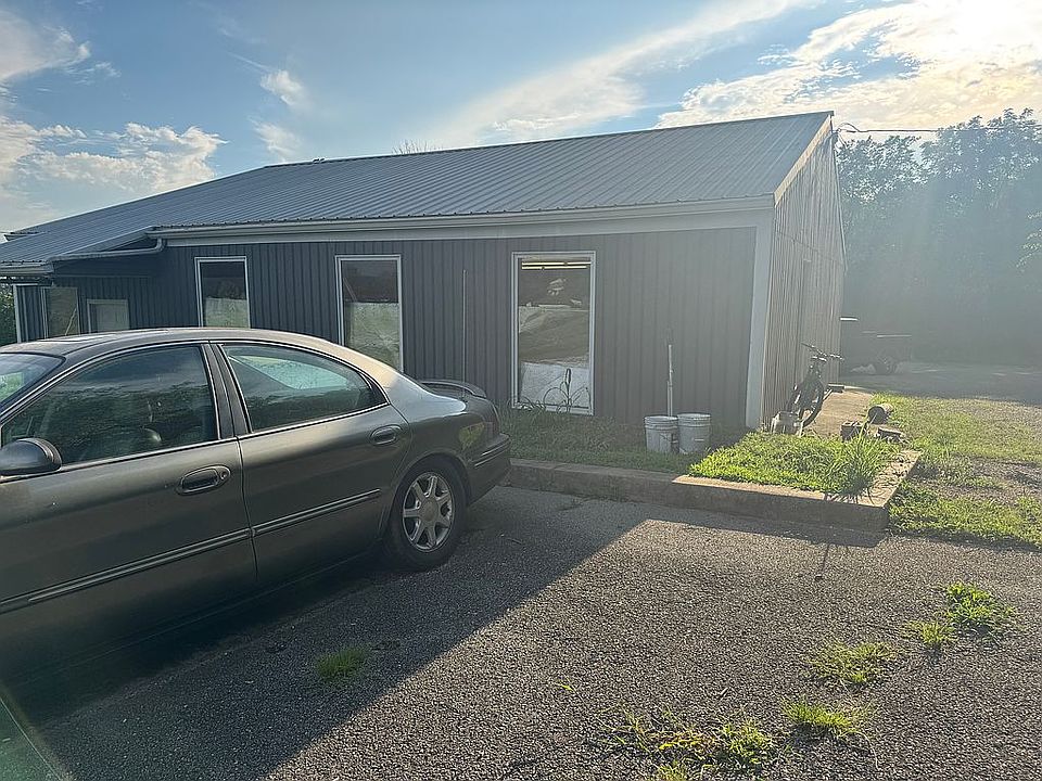 2nd image of 2076 Charlie Moran Hwy