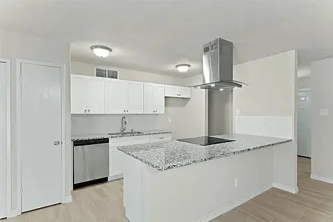 537 Hanover Dr — Photo 11