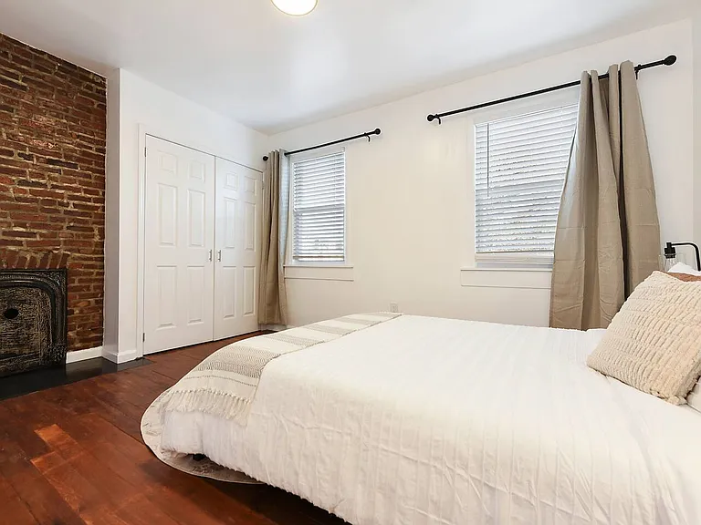 1060 Steuben St #1 — Photo 25