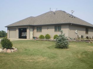 4051 Sandy River Dr, Bismarck, ND 58503