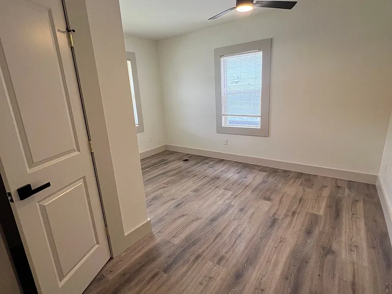 3733 Maple Ave SW — Photo 13