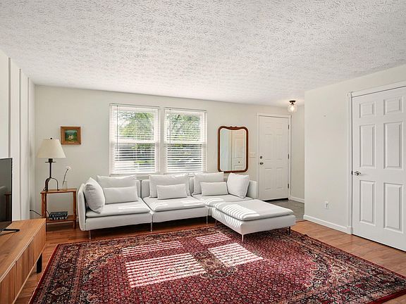 5th image of 651 Dovalon Pl