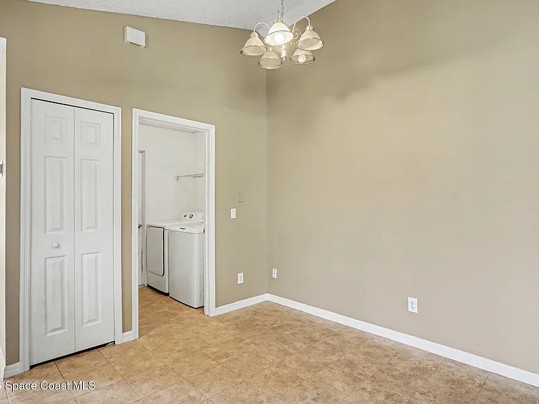 1154 Ida Way — Photo 18