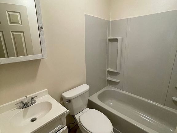 4th image of 1103 Lindley Ave APT 1