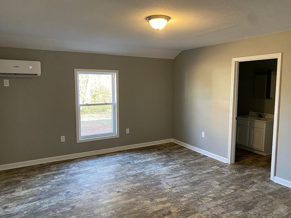 2nd image of 640 Bonnie Dr APT 8