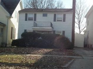 19 Fairview Pl, Decatur, IL 62522