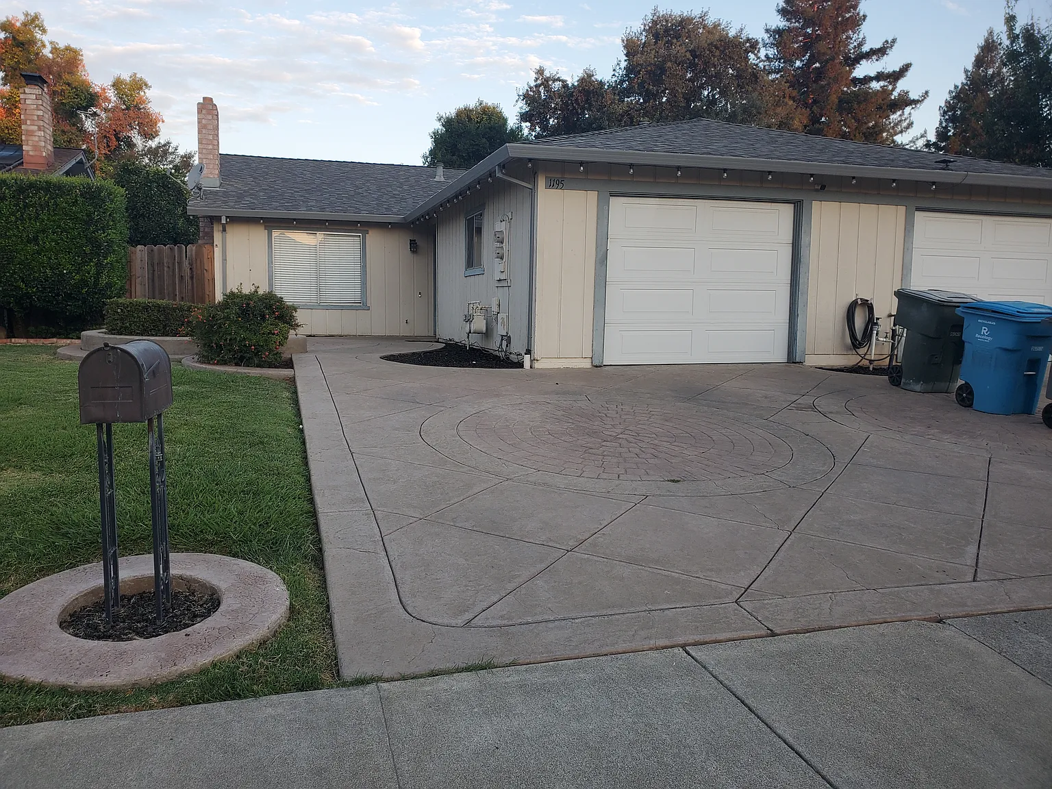 3 bed, 1250 sqft, $2,625 — Photo 1