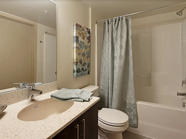 Glendale Apartments — Photo 17