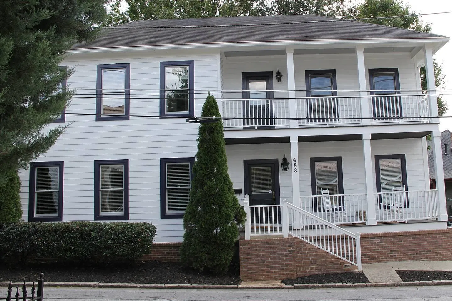 3 bed, 2.5 bath, 2100 sqft, $3,500 — Photo 1