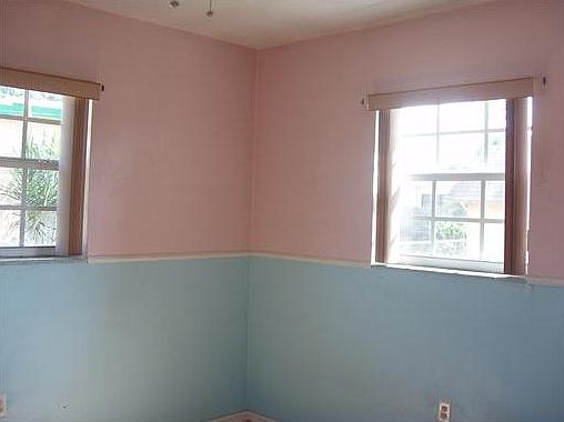 4th image of 7540 Miramar Blvd