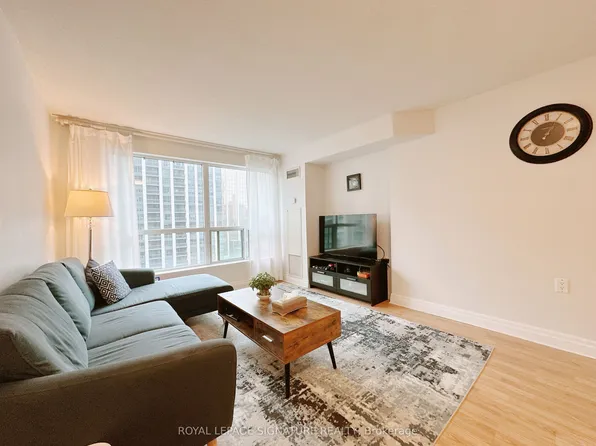 21 Hillcrest Ave #905, Toronto, ON M2N 7K2