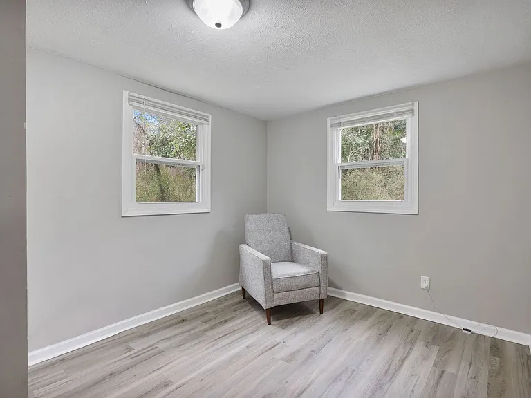 700 Ross Rd — Photo 13