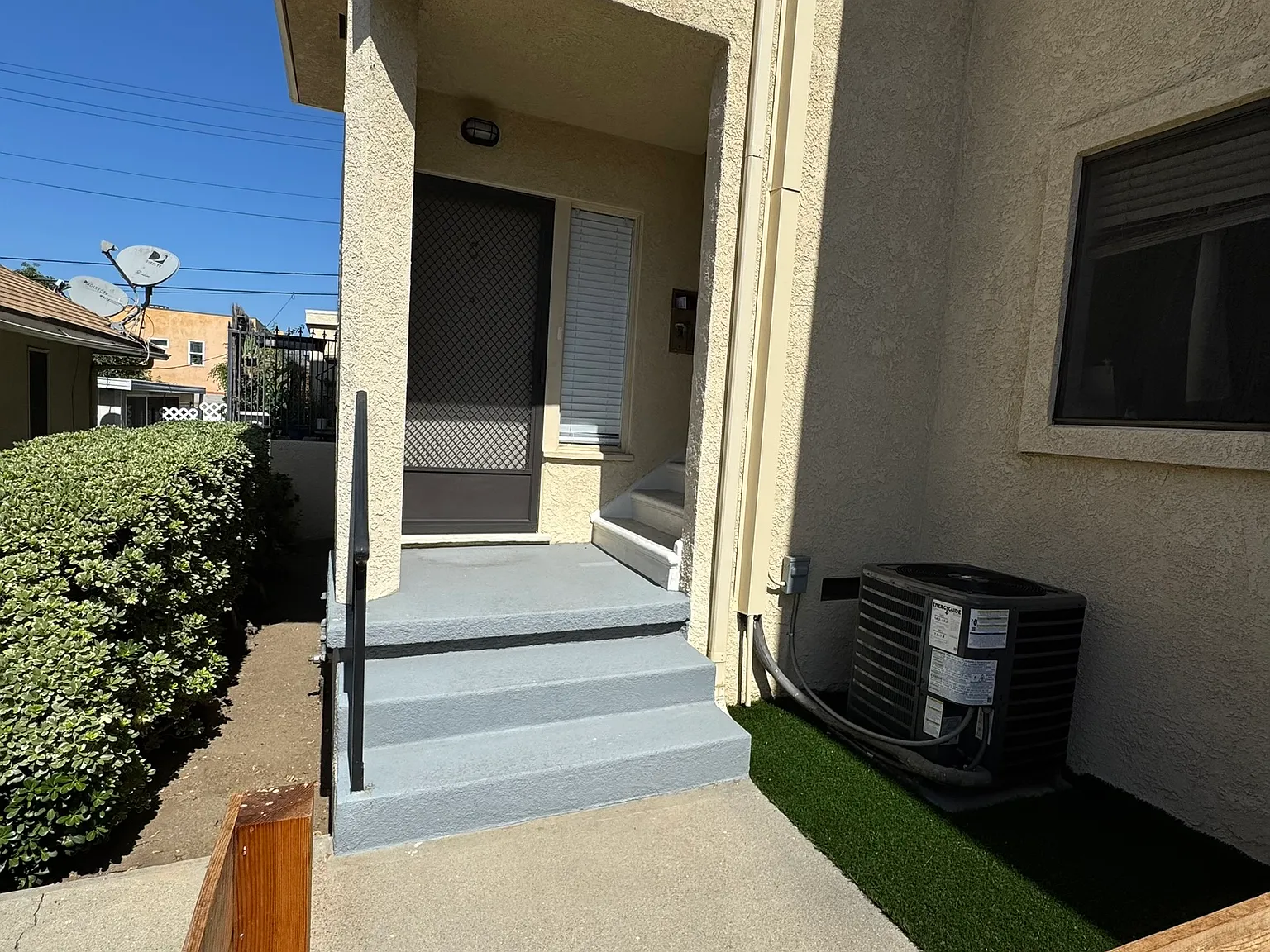 2 bed, 950 sqft, $2,450 — Photo 3