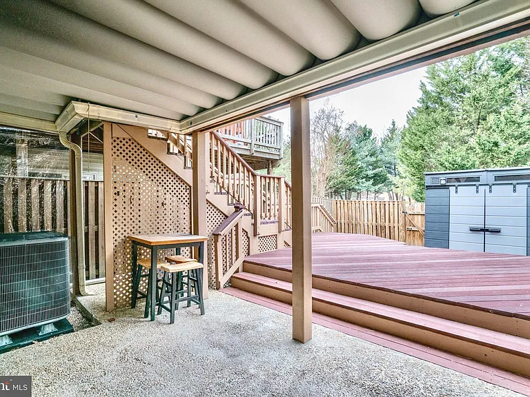 7372 Ardglass Dr — Photo 38