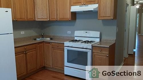 2nd image of 4150 W Armitage Ave