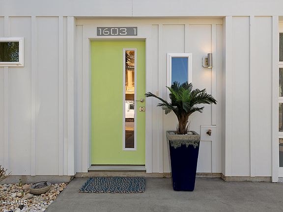 3rd image of 1603 Pinfish Lane Unit 1