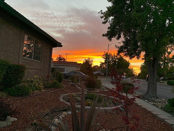 3rd image of 10797 Linda Vista Dr