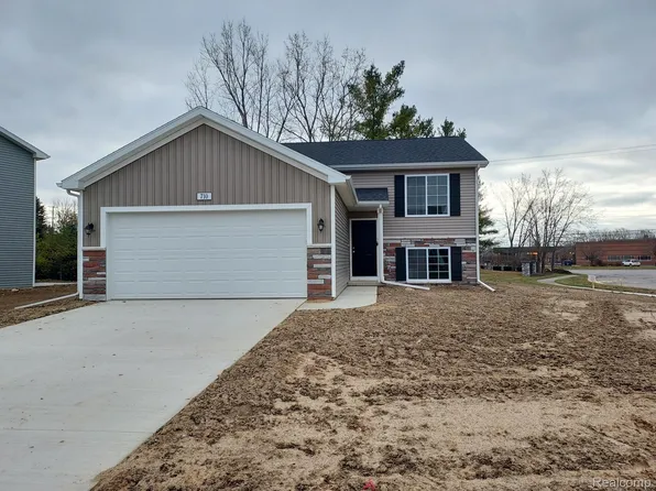 710 Natalia Dr, Davison, MI 48423