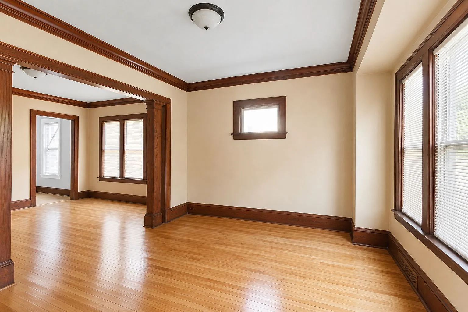 2 bed, 1.0 bath, $975 — Photo 2