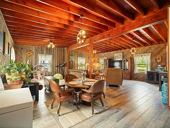 3rd image of 315 Red Bird Ln