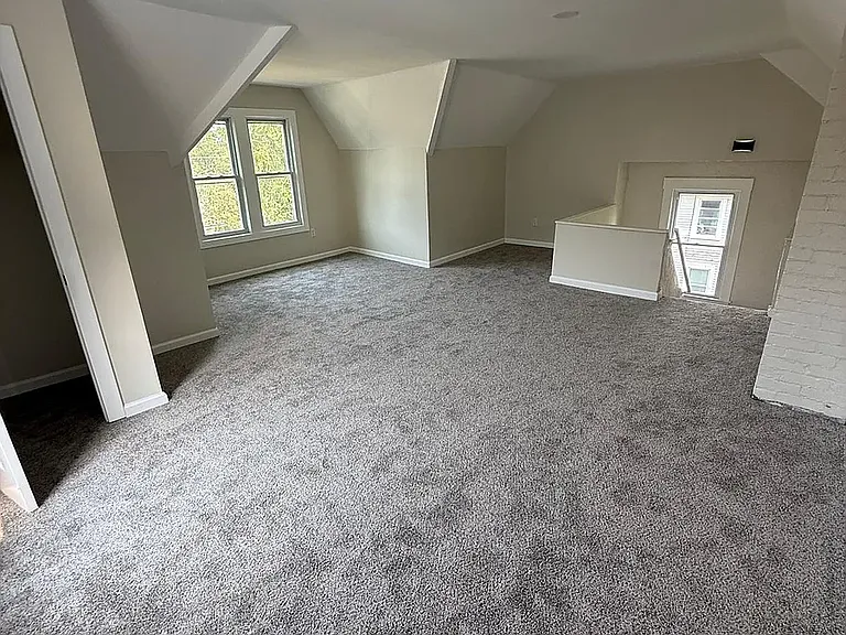 10402 Kempton Ave — Photo 11