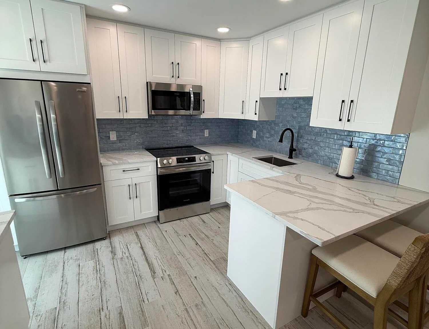 2 bed, 2.0 bath, 880 sqft, $4,300 — Photo 4