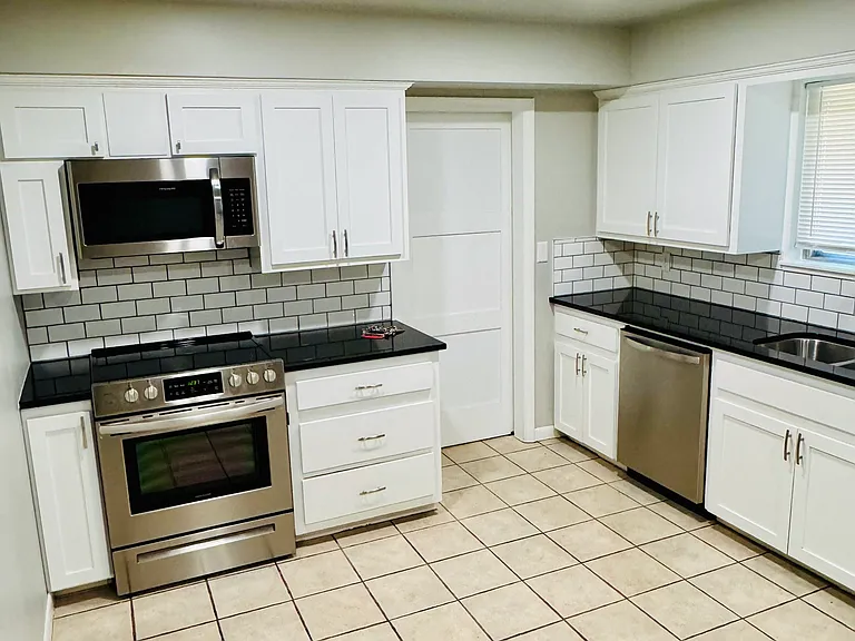 1911 Westbrooke Ter — Photo 17