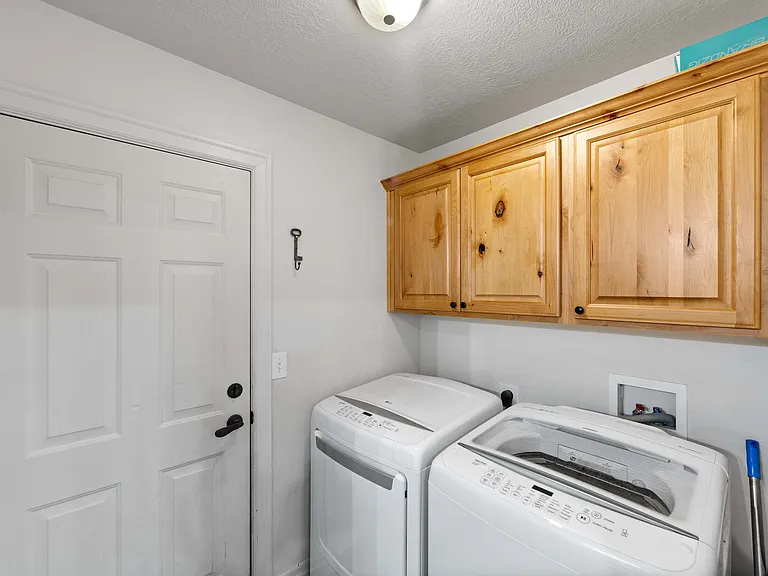 7102 N Mohican Dr — Photo 7