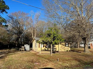 425 N Lake St, Waskom, TX 75692