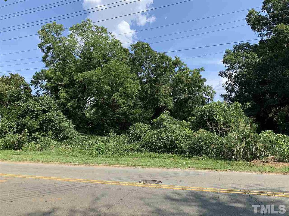 2nd image of 611 W 3rd St