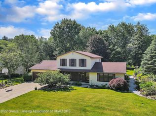 712 Larchmont St, Dewitt, MI 48820