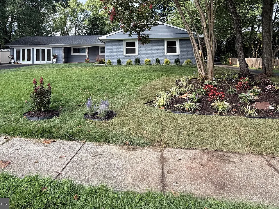 4140 Point Hollow Ln